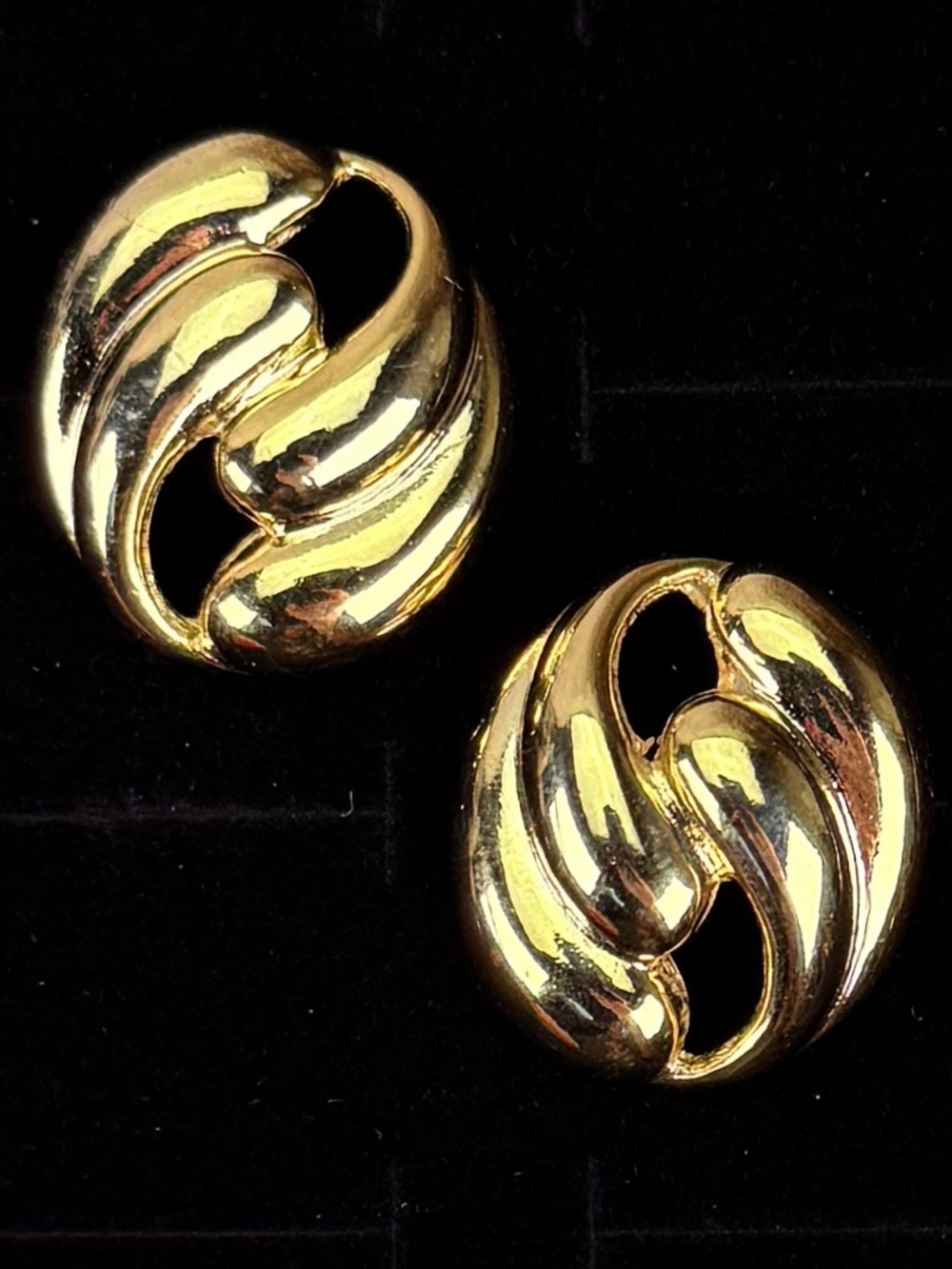 Vintage Monet Goldtone, weighted cut out clip on earrings